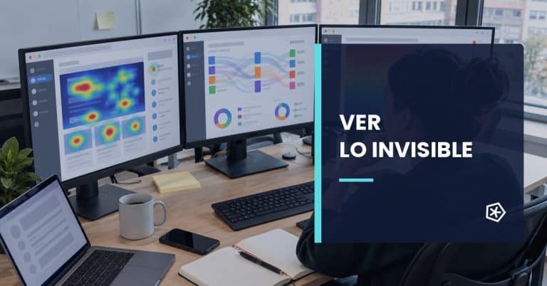 Analista revisando mapas de calor y recorridos de usuarios